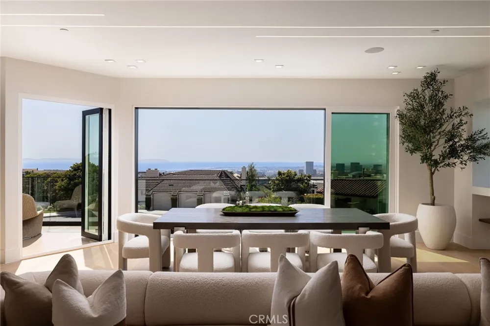 4 Narbonne Newport Beach, CA 92660