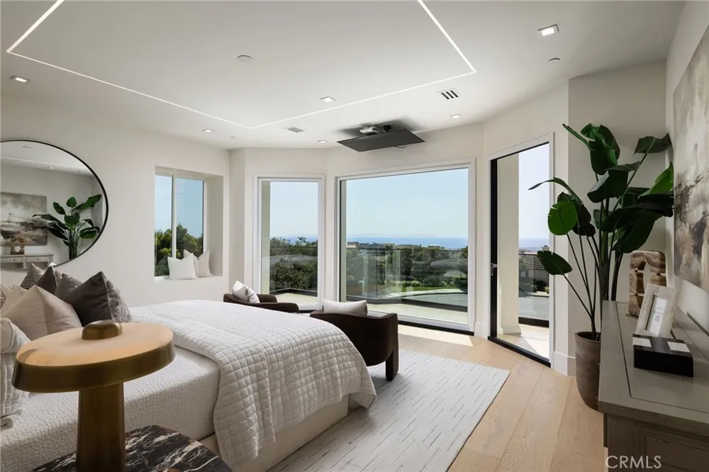 4 Narbonne Newport Beach, CA 92660