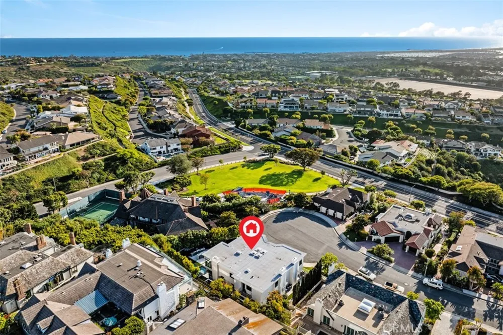 4 Narbonne Newport Beach, CA 92660