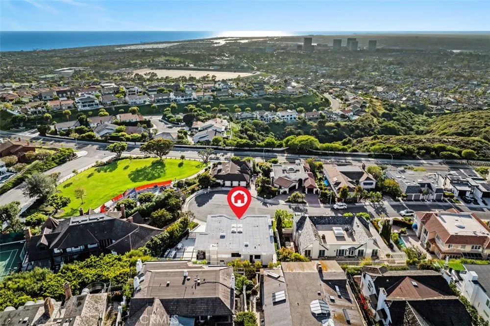 4 Narbonne Newport Beach, CA 92660