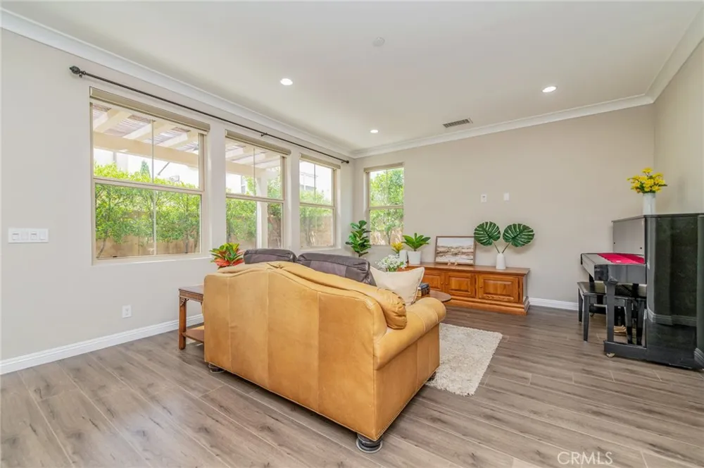 167 Overbrook Irvine, CA 92620