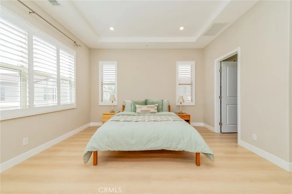 167 Overbrook Irvine, CA 92620