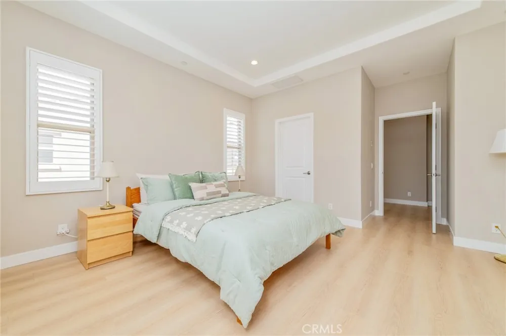 167 Overbrook Irvine, CA 92620