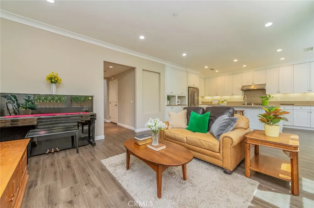 167 Overbrook Irvine, CA 92620