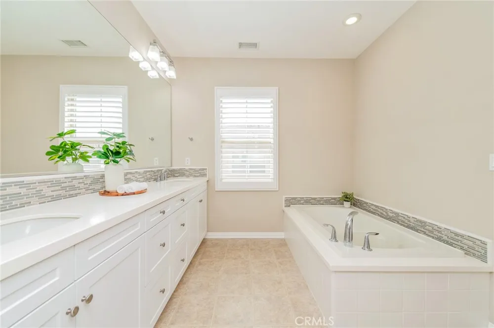 167 Overbrook Irvine, CA 92620