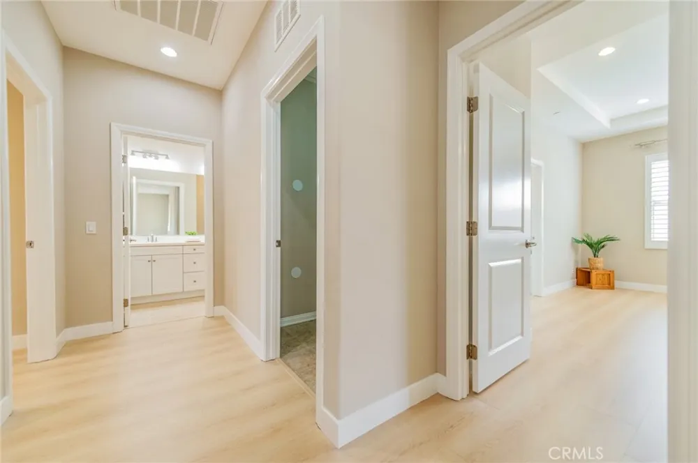 167 Overbrook Irvine, CA 92620