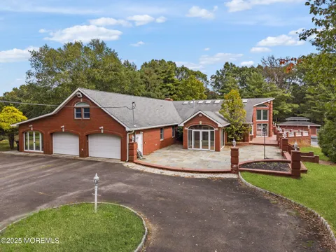 1923 Roberts Road