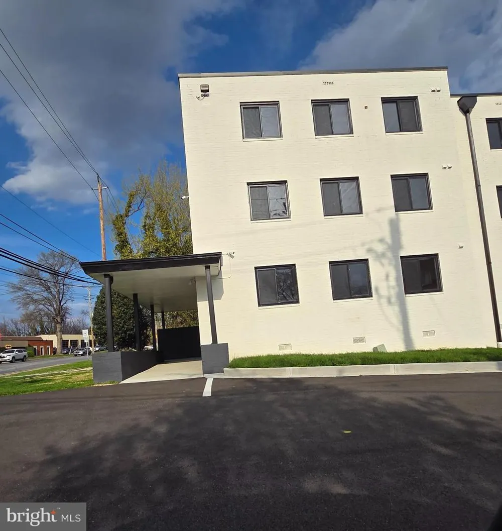 49 W DIAMOND Gaithersburg, MD 20877