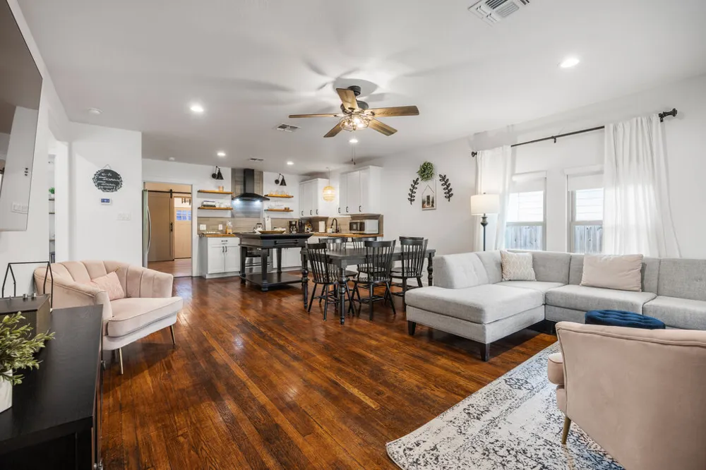 205 Old Austin Highway Johnson City, TX 78636