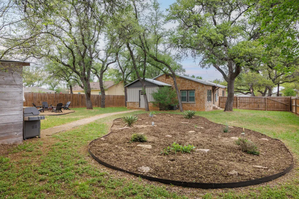 205 Old Austin Highway Johnson City, TX 78636