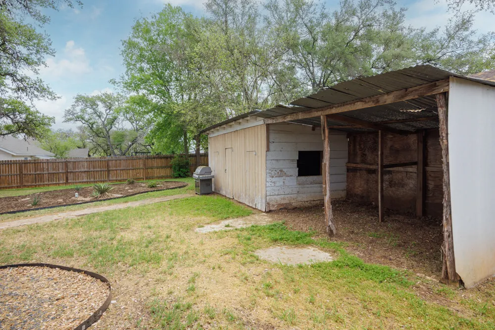 205 Old Austin Highway Johnson City, TX 78636