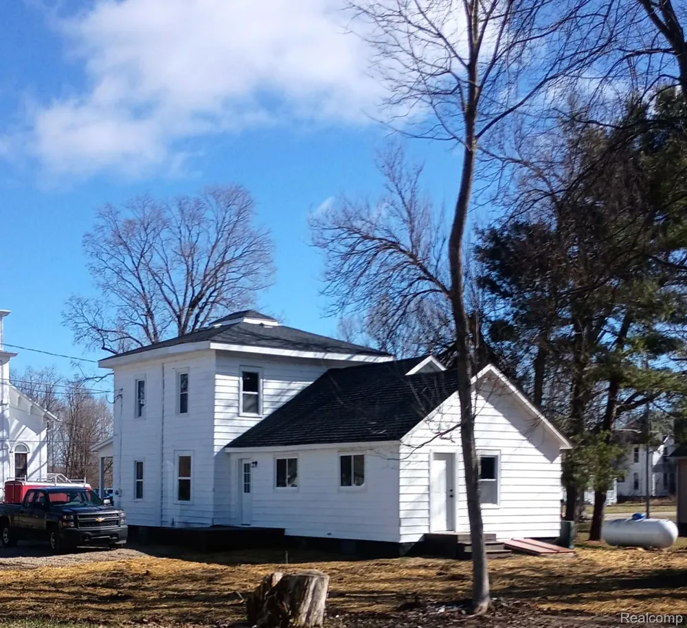 203 E Commercial Street Norvell Township, MI 49263