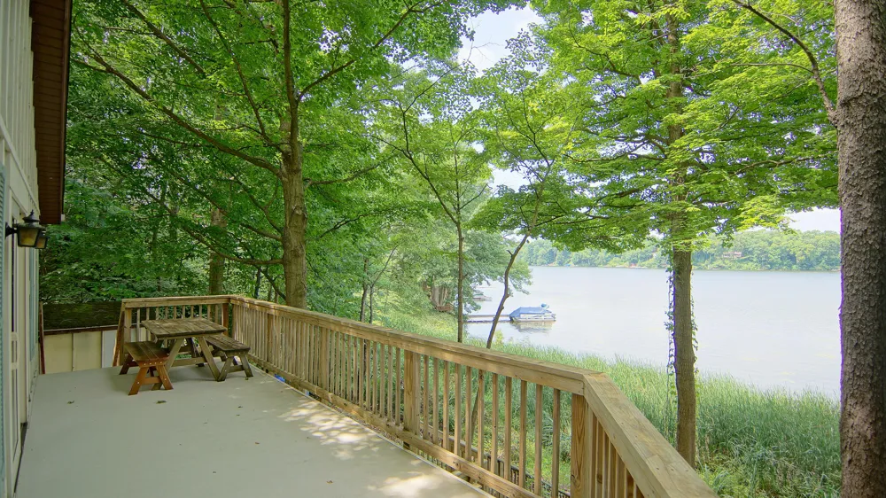 10749 Kings Lane Berrien Township, MI 49103