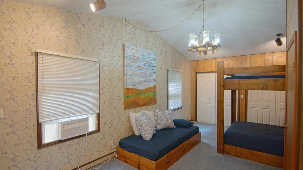 10749 Kings Lane Berrien Township, MI 49103
