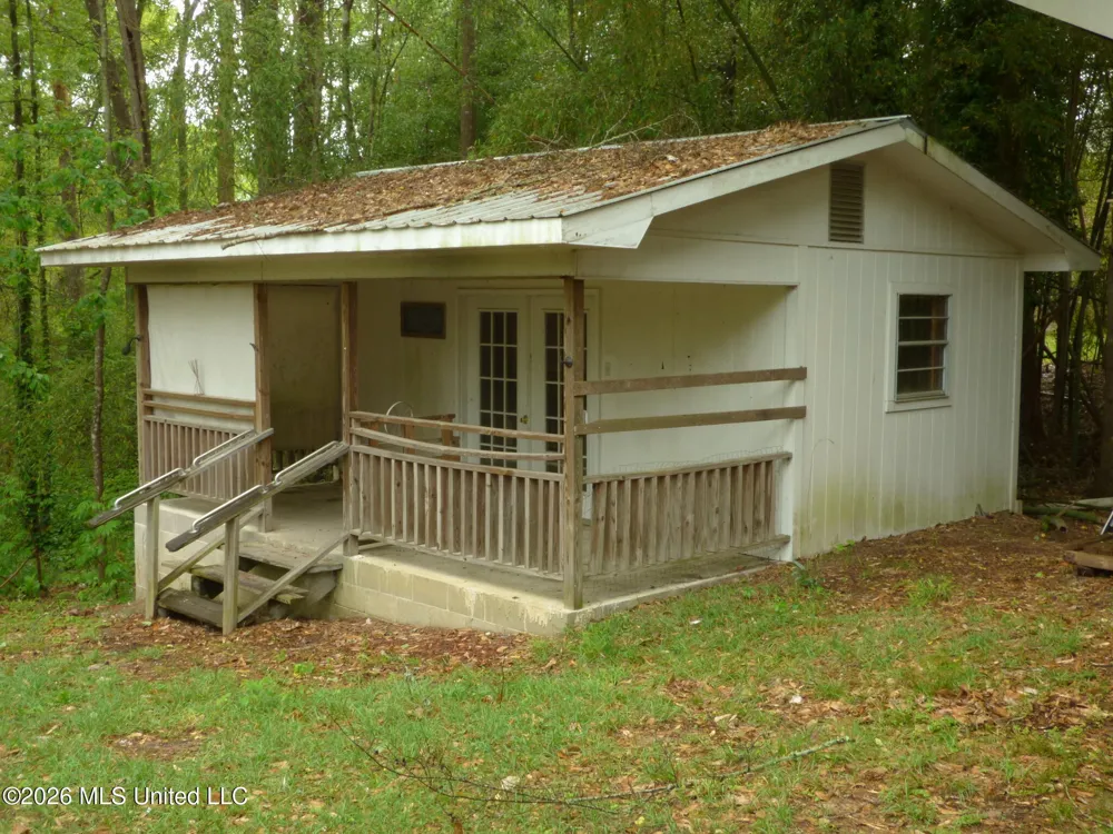 326 Roan Ready Road Monticello, MS 39654