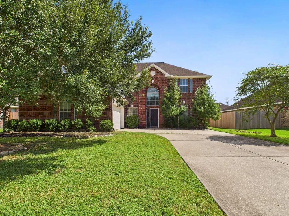1484 Allison Street Alvin, TX 77511