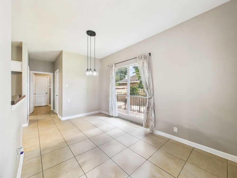1484 Allison Street Alvin, TX 77511