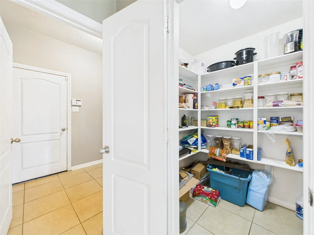 1484 Allison Street Alvin, TX 77511