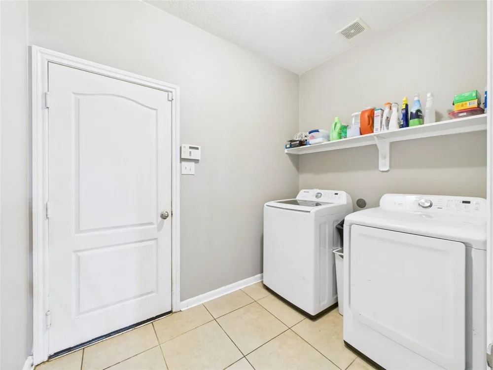 1484 Allison Street Alvin, TX 77511