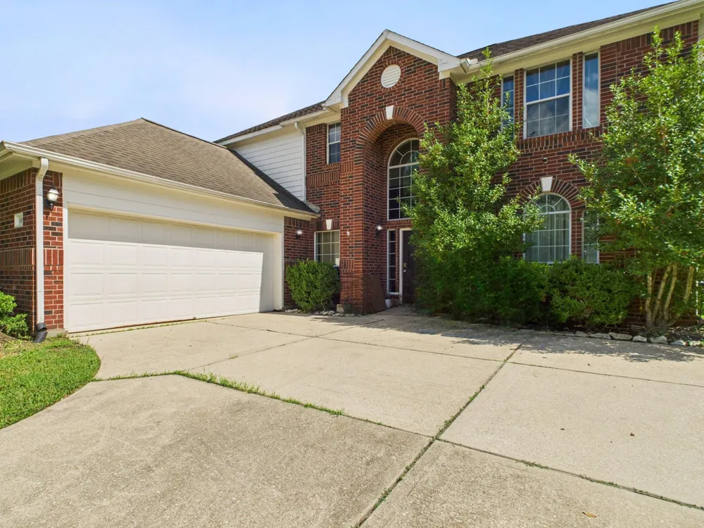 1484 Allison Street Alvin, TX 77511
