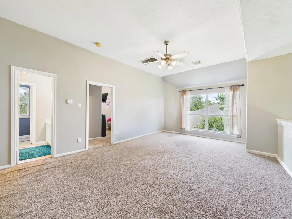 1484 Allison Street Alvin, TX 77511