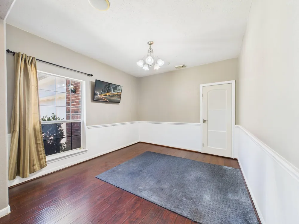 1484 Allison Street Alvin, TX 77511