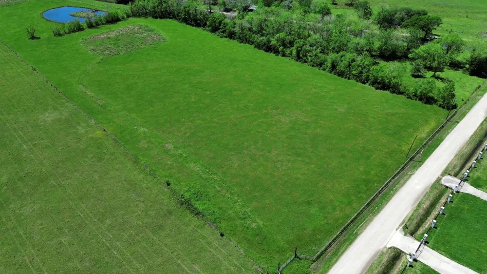8205 County Road 605 Dayton, TX 77535