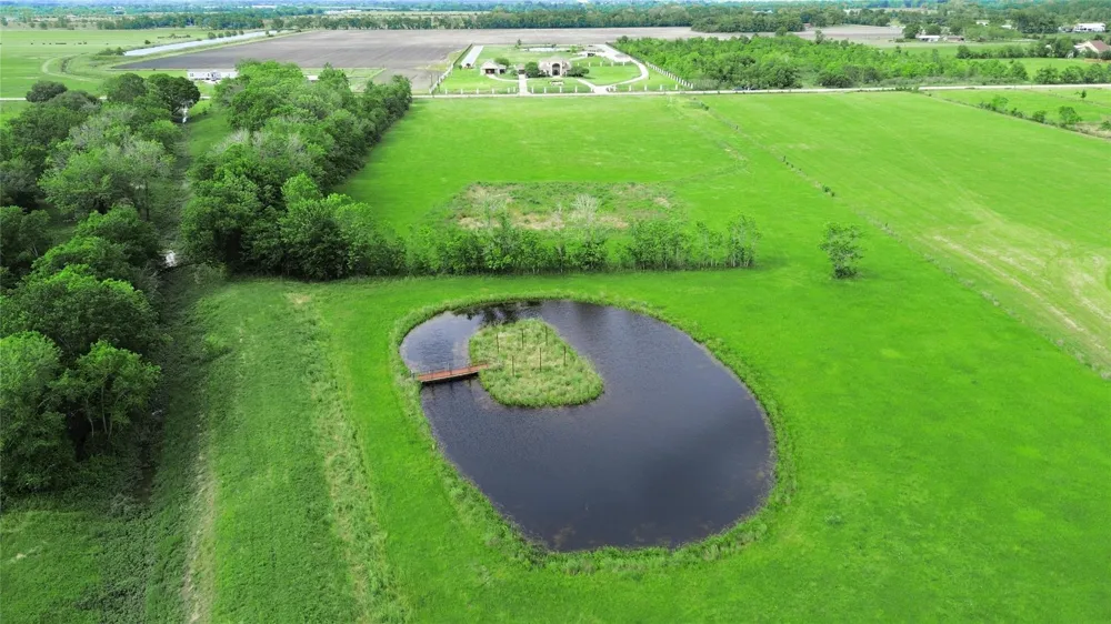 8205 County Road 605 Dayton, TX 77535