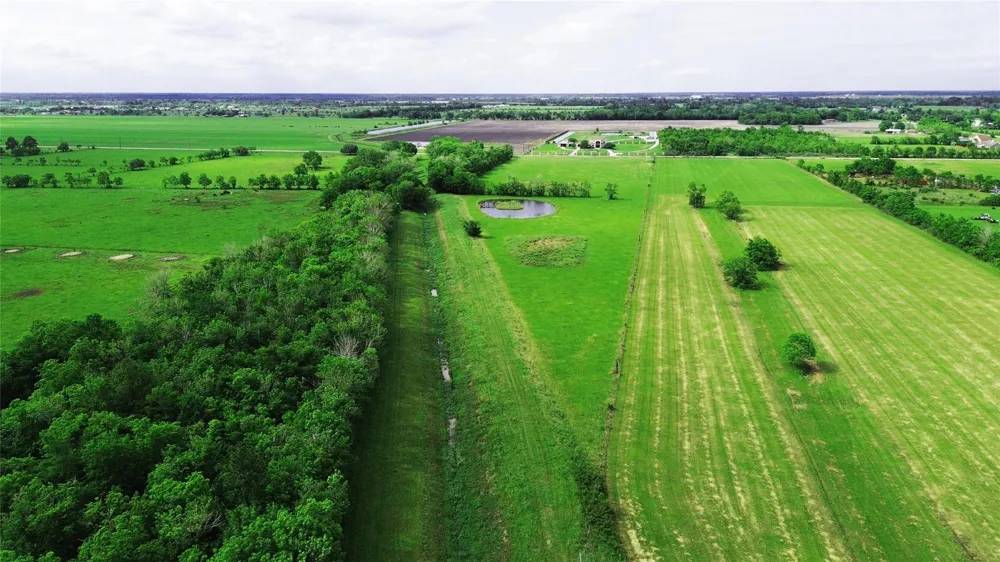 8205 County Road 605 Dayton, TX 77535