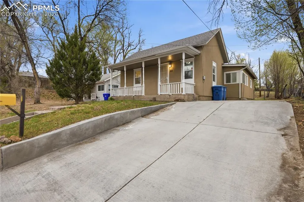911 S El Paso Street Colorado Springs, CO 80903