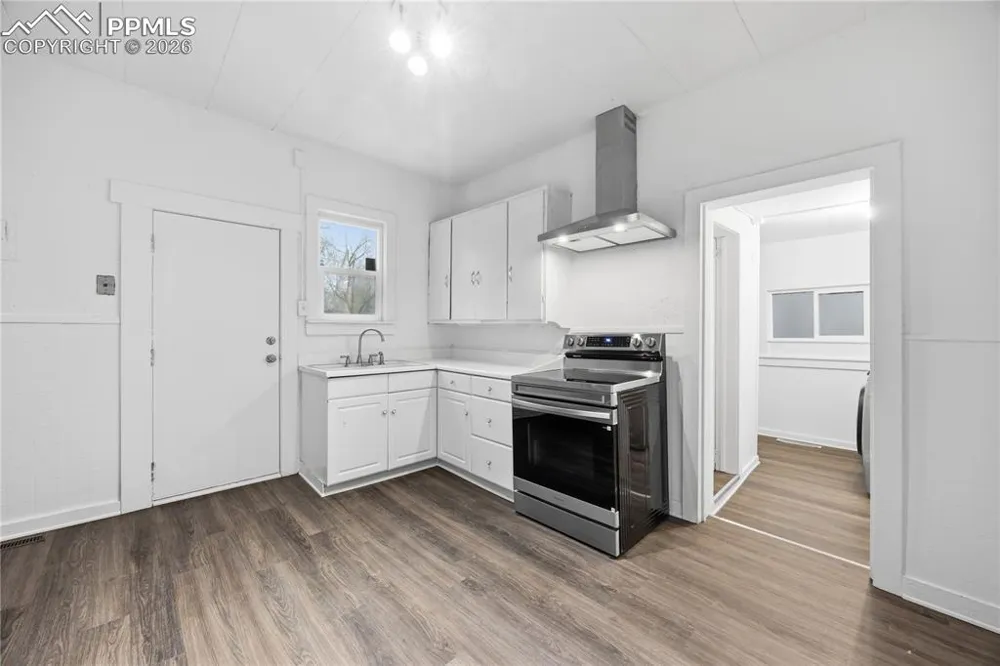 911 S El Paso Street Colorado Springs, CO 80903
