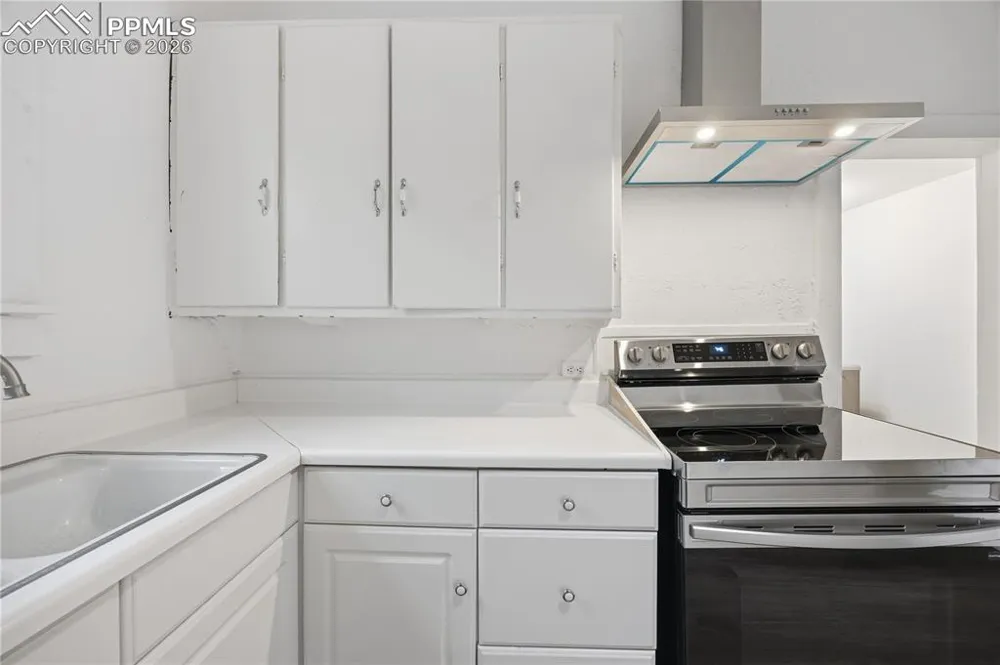 911 S El Paso Street Colorado Springs, CO 80903