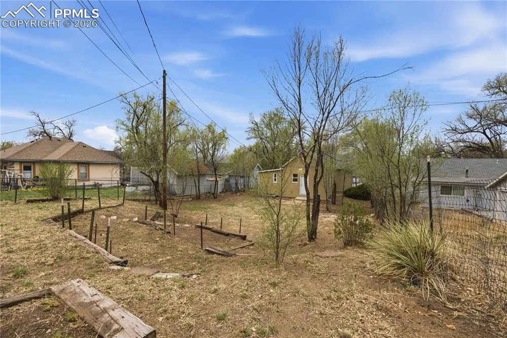 911 S El Paso Street Colorado Springs, CO 80903