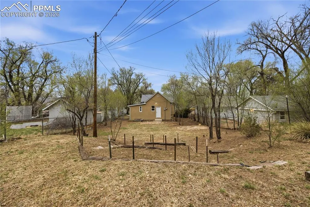 911 S El Paso Street Colorado Springs, CO 80903