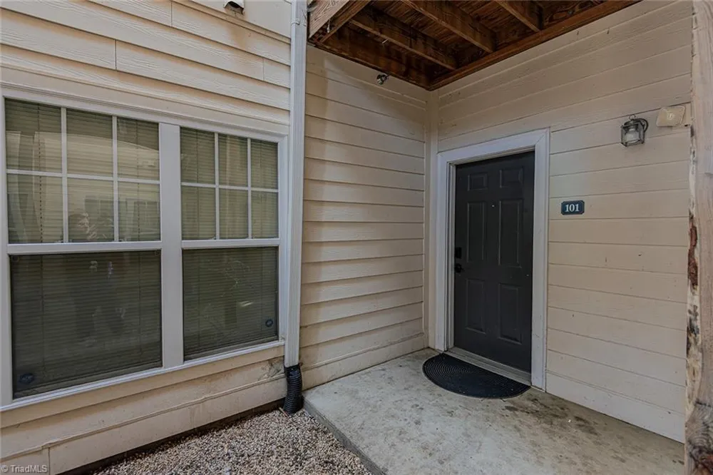 302 Campus Walk Trail #101 Elon, NC 27244