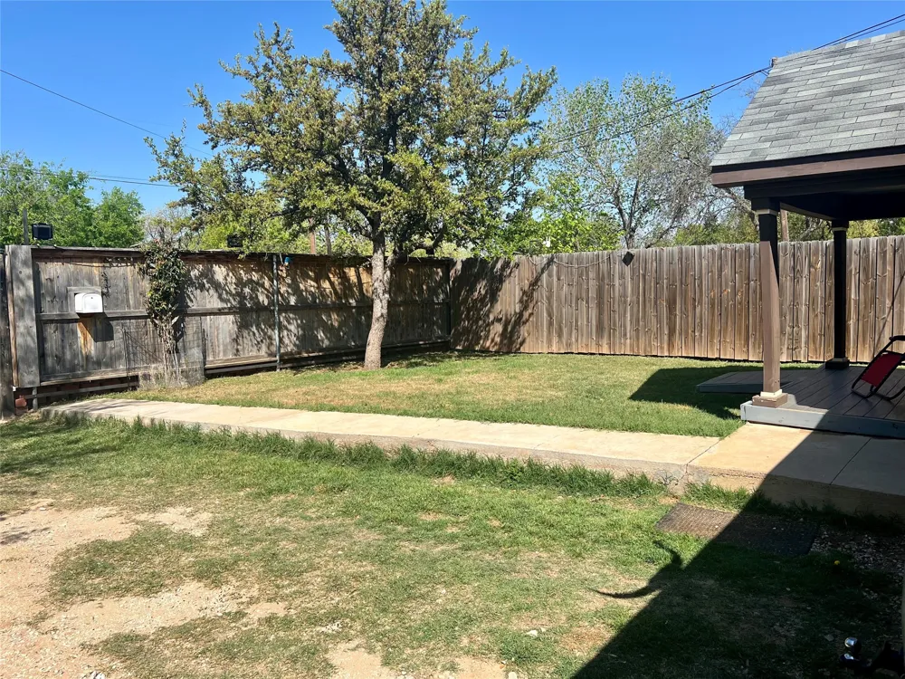 716 Baylor Street Nocona, TX 76255