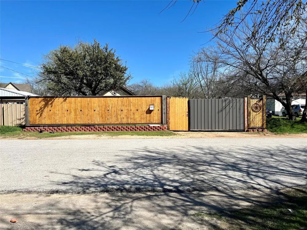 716 Baylor Street Nocona, TX 76255