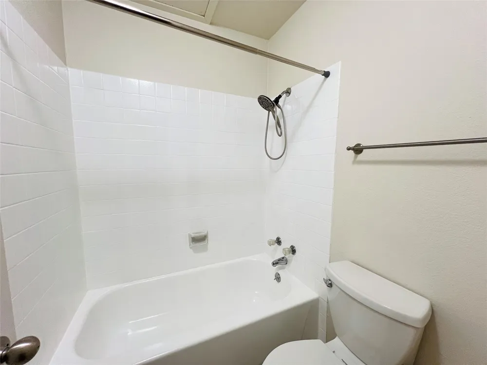 5759 Cedar Creek Drive Benbrook, TX 76109