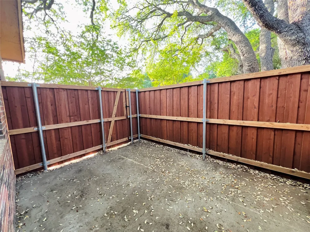 5759 Cedar Creek Drive Benbrook, TX 76109
