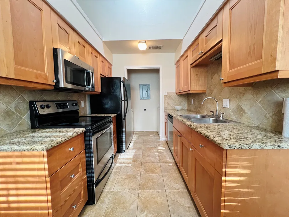 5759 Cedar Creek Drive Benbrook, TX 76109