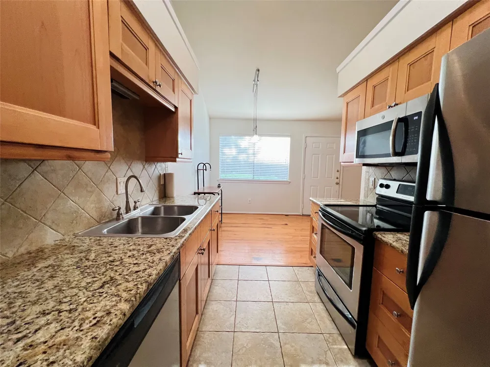 5759 Cedar Creek Drive Benbrook, TX 76109