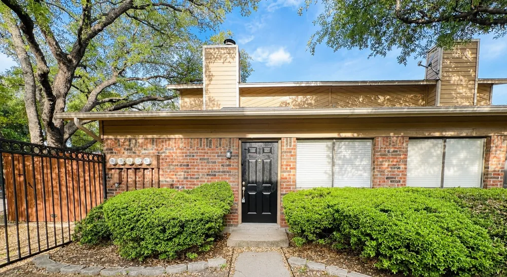 5759 Cedar Creek Drive Benbrook, TX 76109
