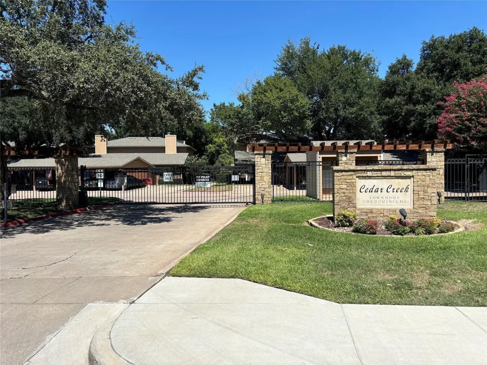 5759 Cedar Creek Drive Benbrook, TX 76109
