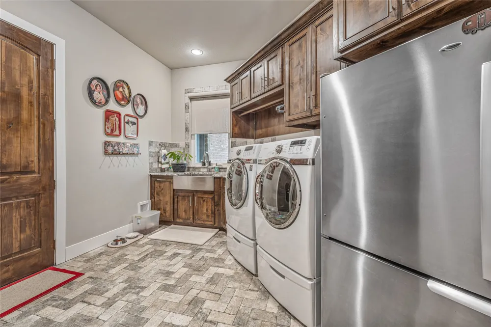 19069 Lakeview Court Whitney, TX 76692