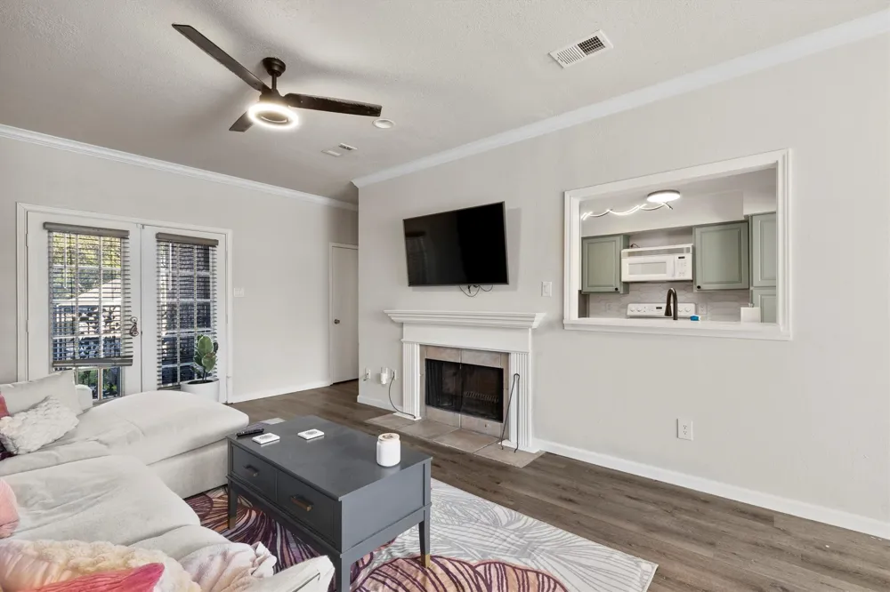 3550 Country Square Drive #111 Carrollton, TX 75006