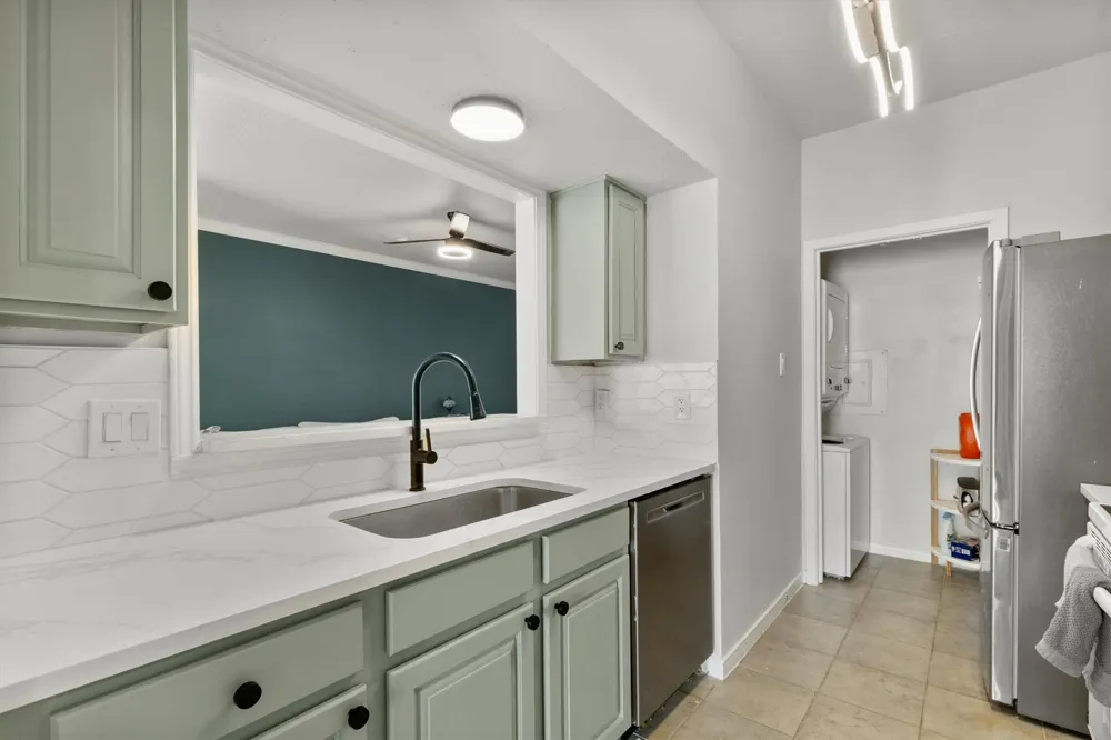 3550 Country Square Drive #111 Carrollton, TX 75006