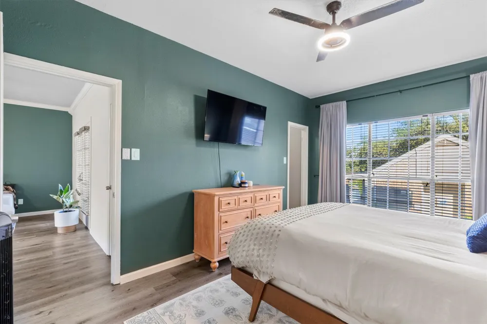 3550 Country Square Drive #111 Carrollton, TX 75006