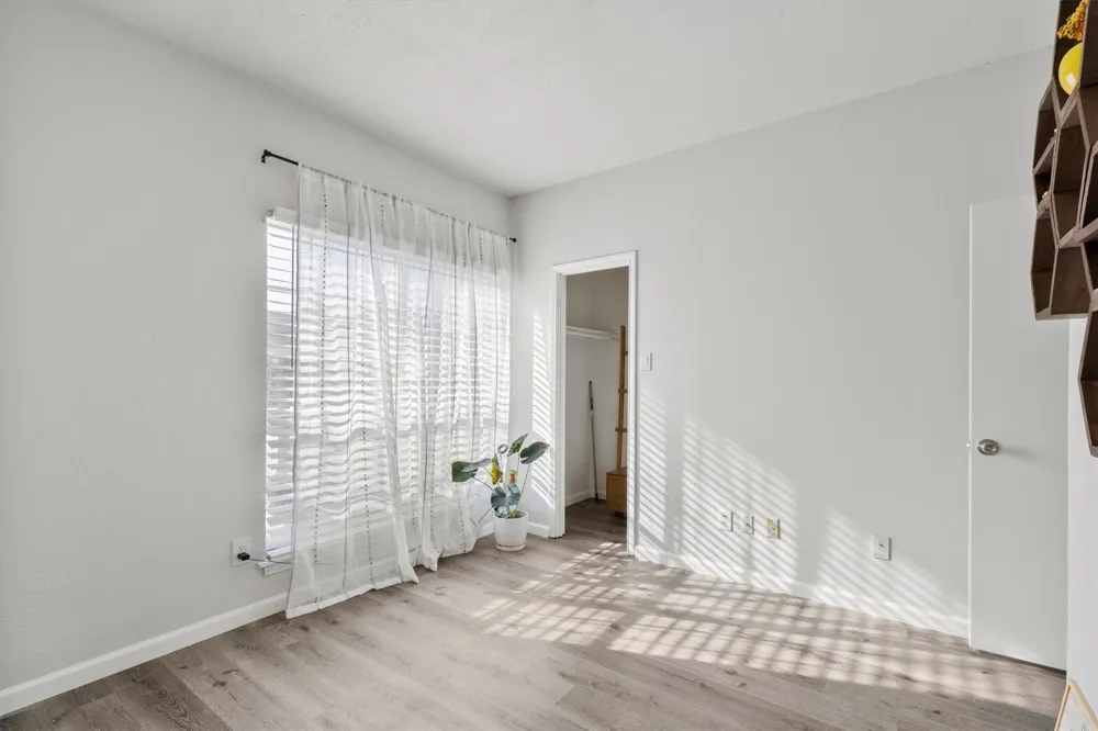 3550 Country Square Drive #111 Carrollton, TX 75006
