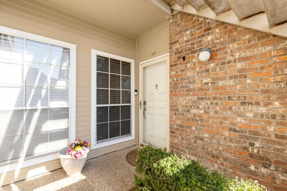 3550 Country Square Drive #111 Carrollton, TX 75006