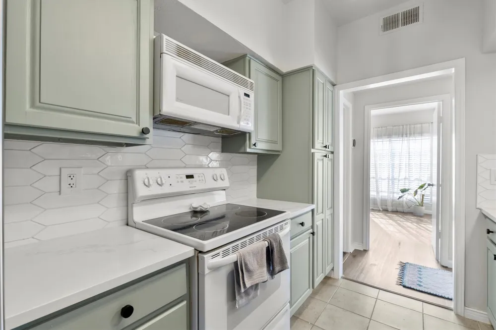 3550 Country Square Drive #111 Carrollton, TX 75006